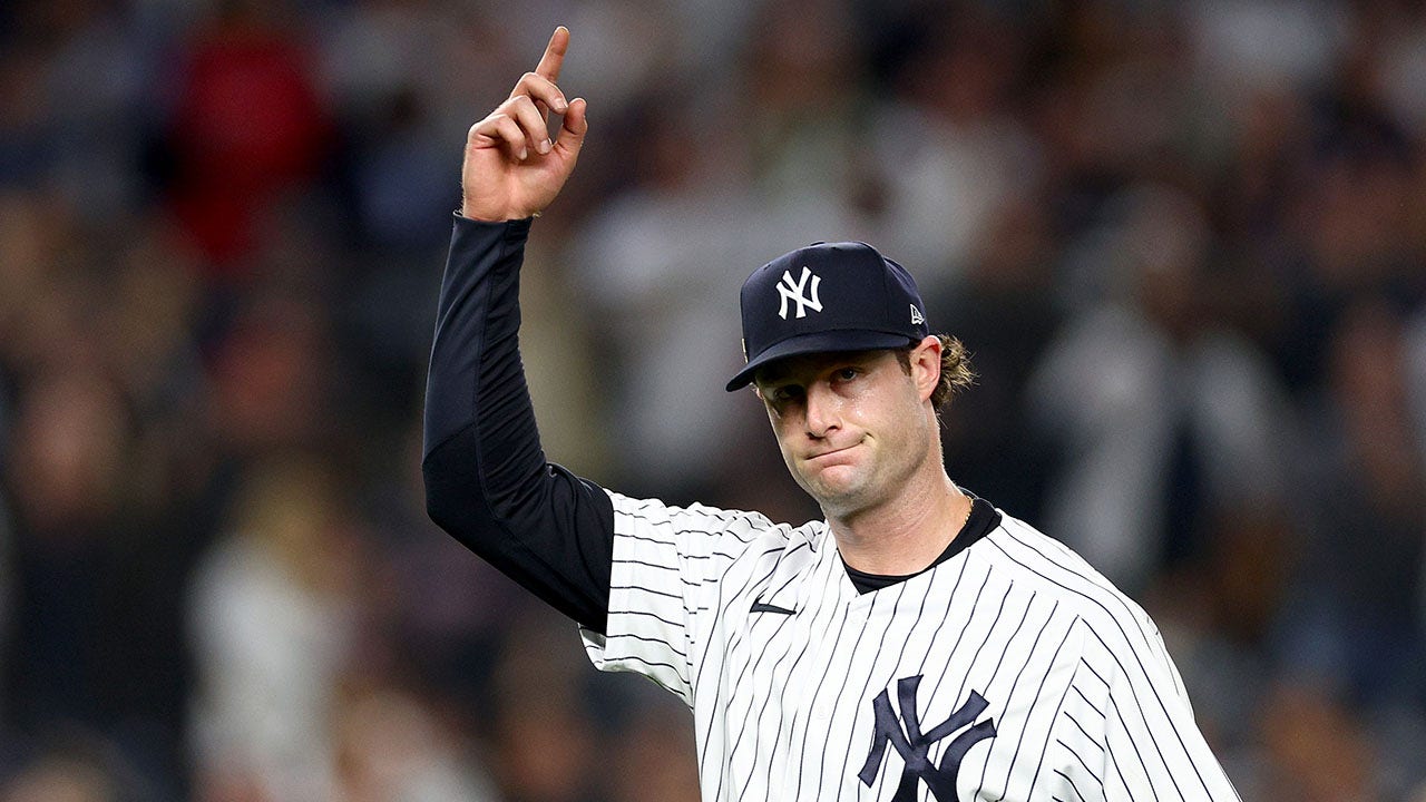 Yankees' Cole demands ball, completes 3-hit gem vs Astros