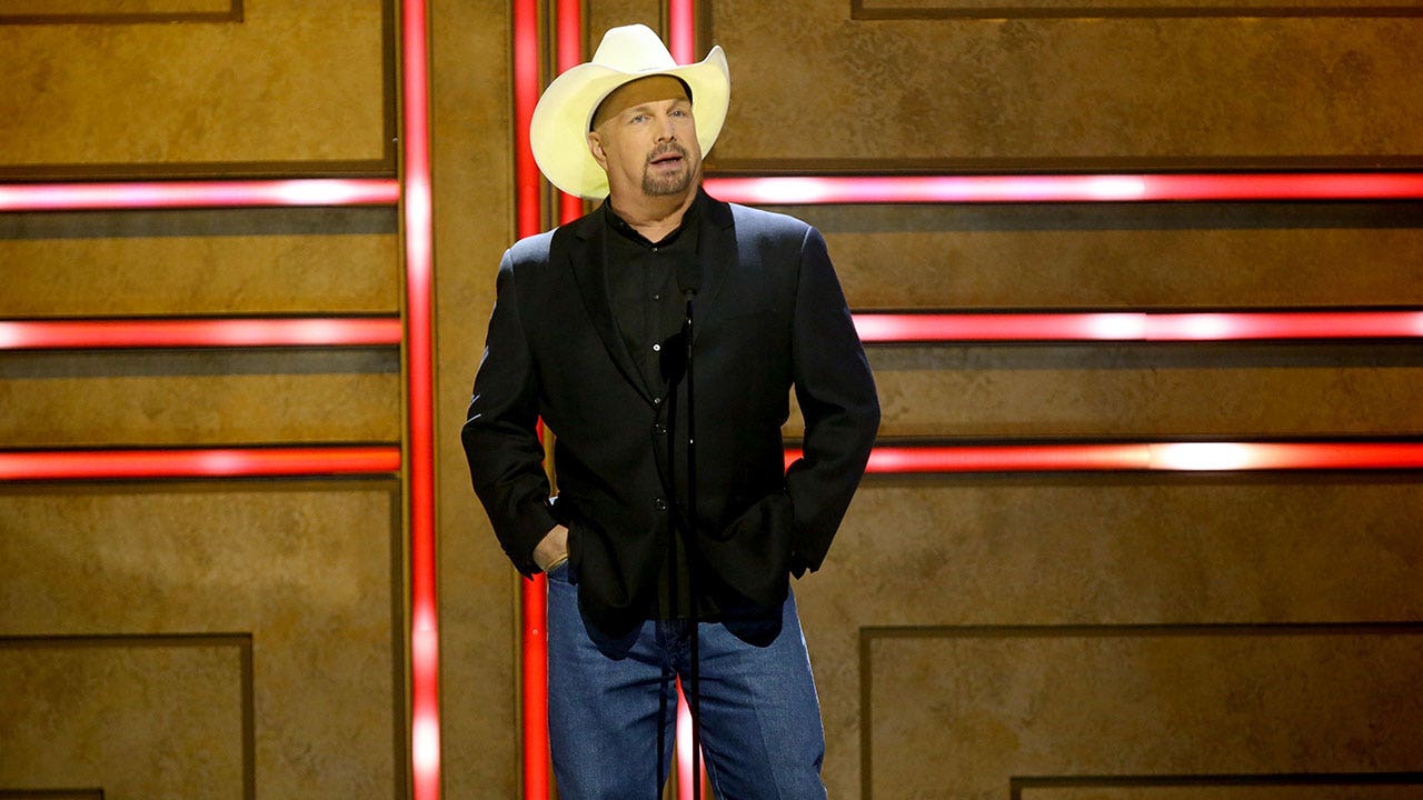 Rob Schneider weighs in on Garth Brooks' Bud Light drama