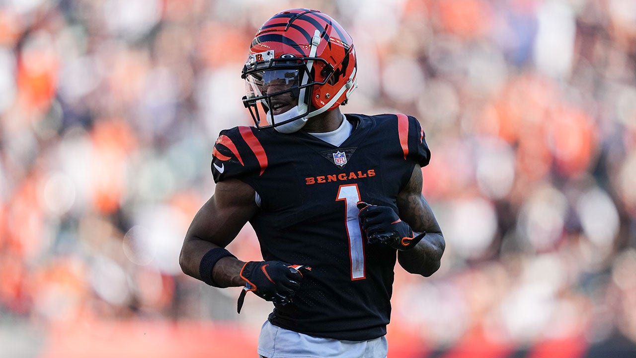 Ja'Marr Chase told Joe Burrow when he will play again and it's not good  news for the Bengals