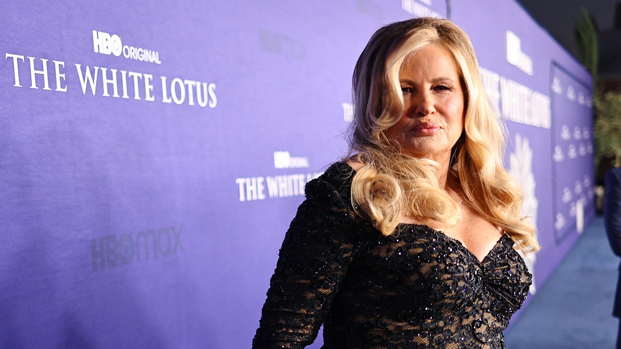 Jennifer Coolidge says men DM her with pics of anything 'besides their face'