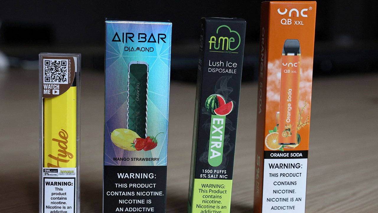 From Juul to Puff Bar: Disposable Vape Pens Are 'Extremely Popular' With  Teens : Shots - Health News : NPR