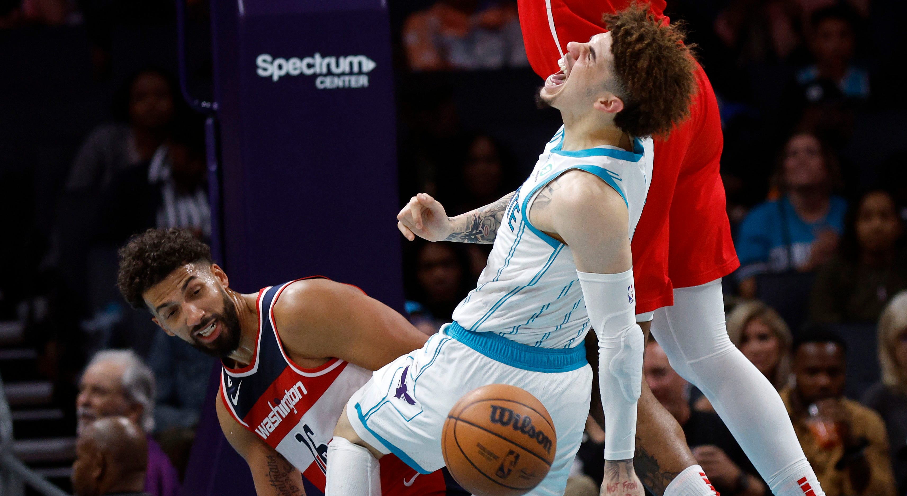 Hornets star LaMelo Ball fractures right ankle in non-contact play