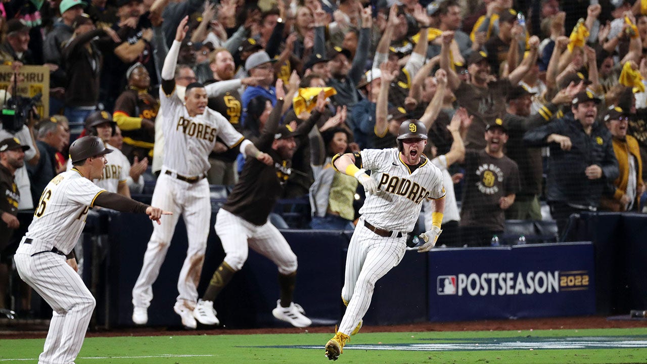 Padres score five in the seventh to upset Dodgers, advance to first NLCS since 1998