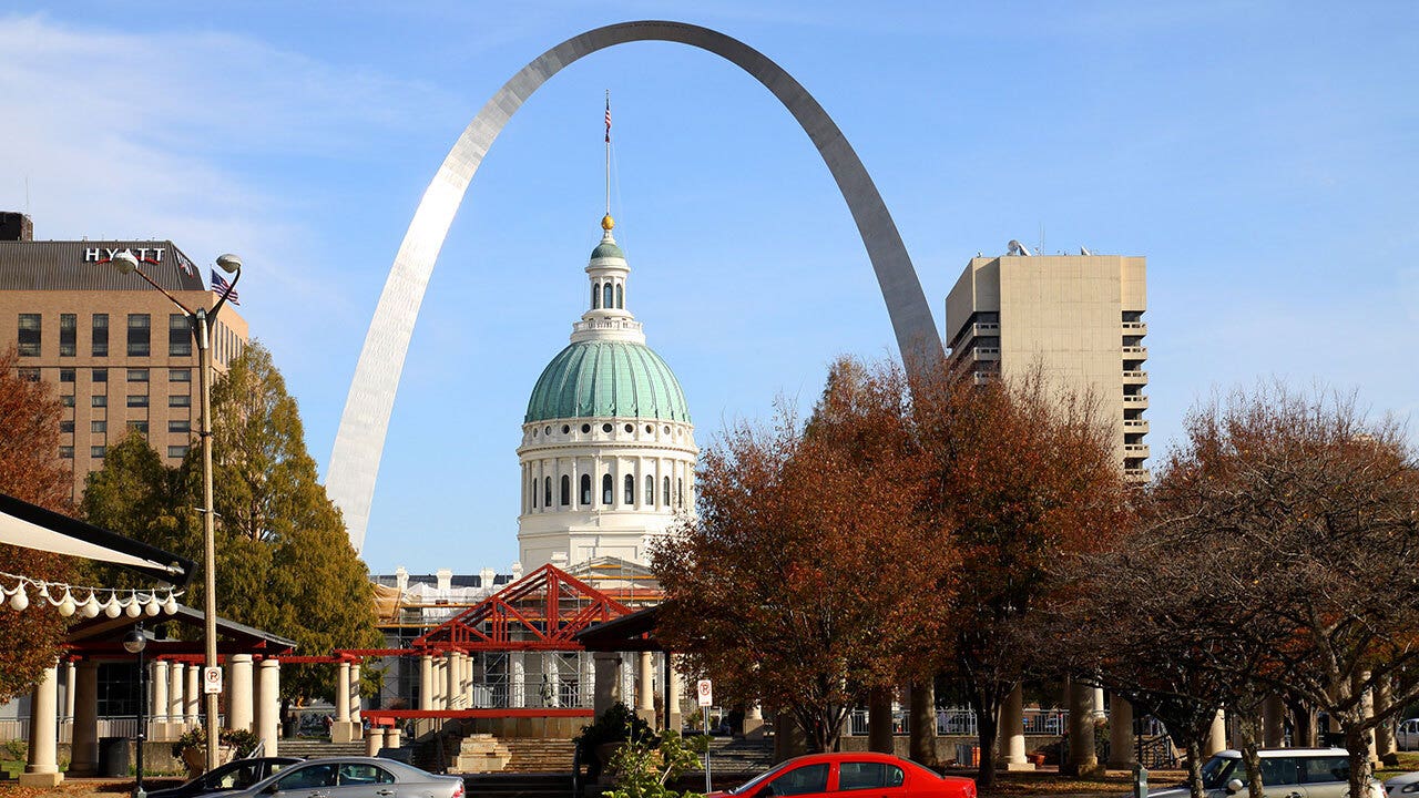 Gateway arch seen in St. Louis Missouri