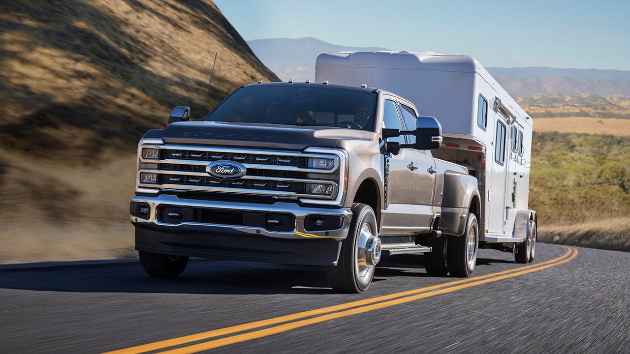 2023 Ford Super Duty Boasts Class-Leading 40,000-Pound Towing - CNET