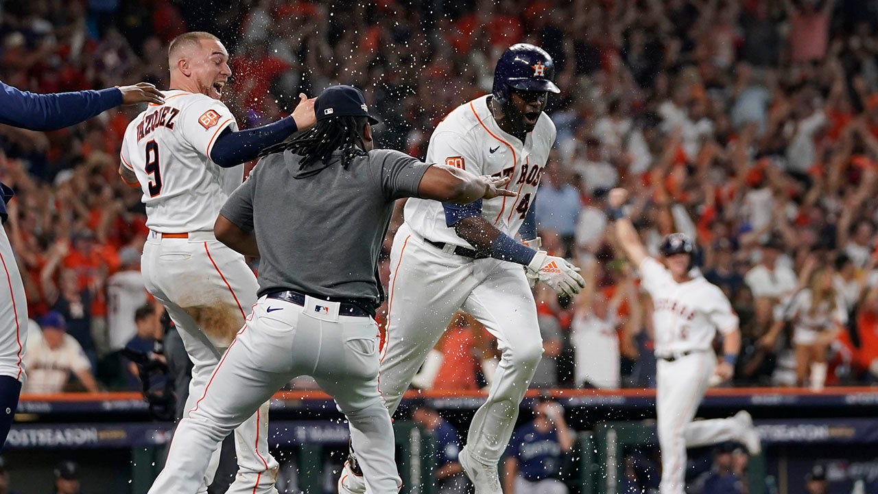 Yordan Alvarez' walk-off homer completes Astros' comeback in Game 1 of ALDS