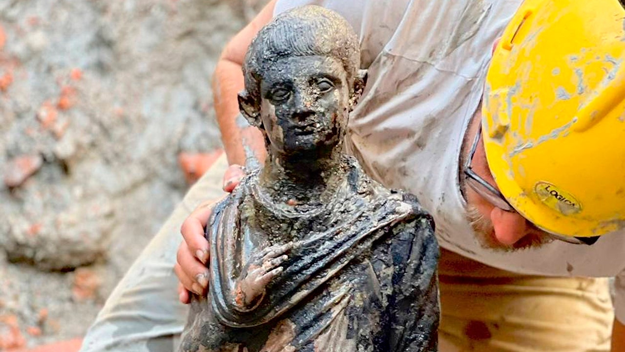 Discovery of bronzes rewrites Italy's Etruscan-Roman history