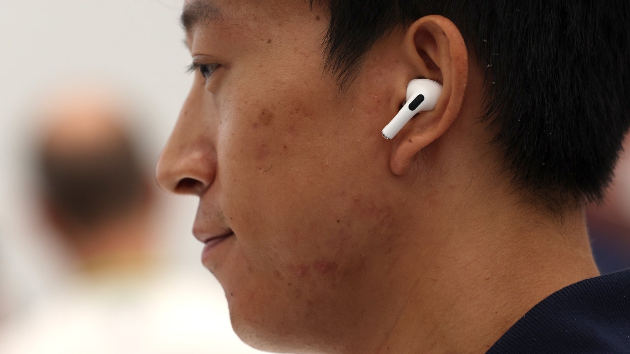 8 incredibly useful things you can do with AirPods