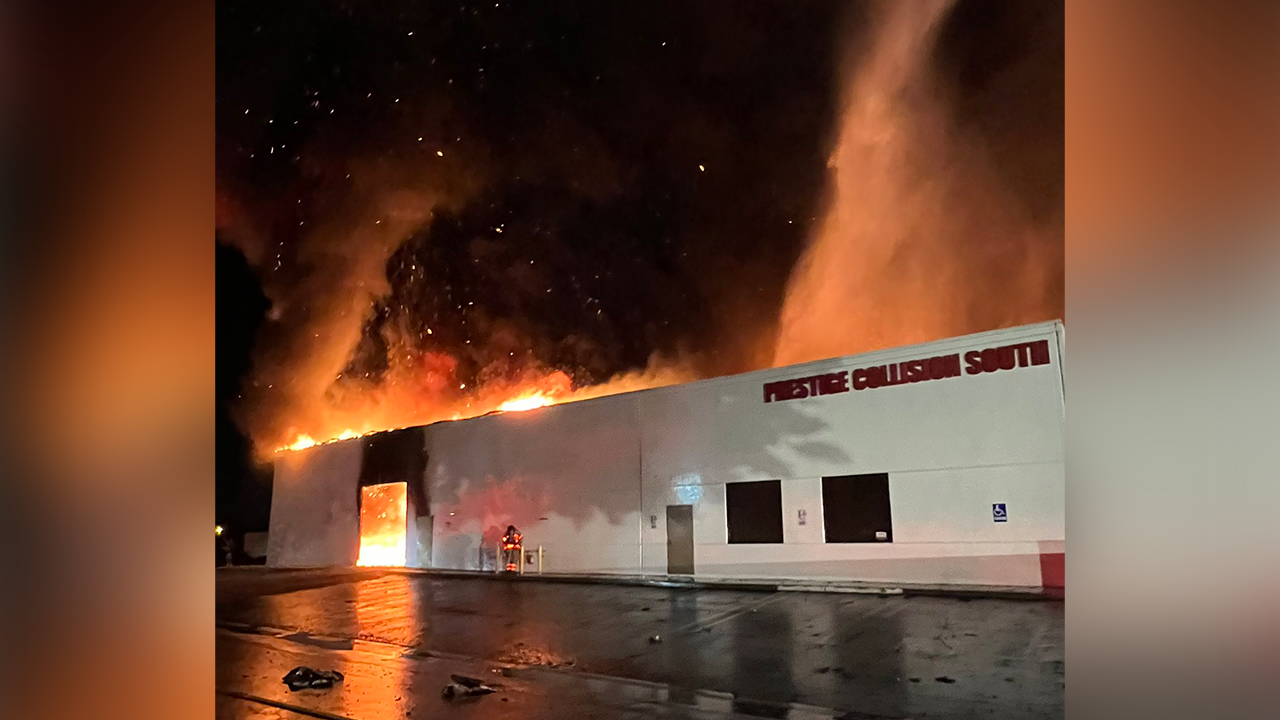 News :California repair center engulfed in flames