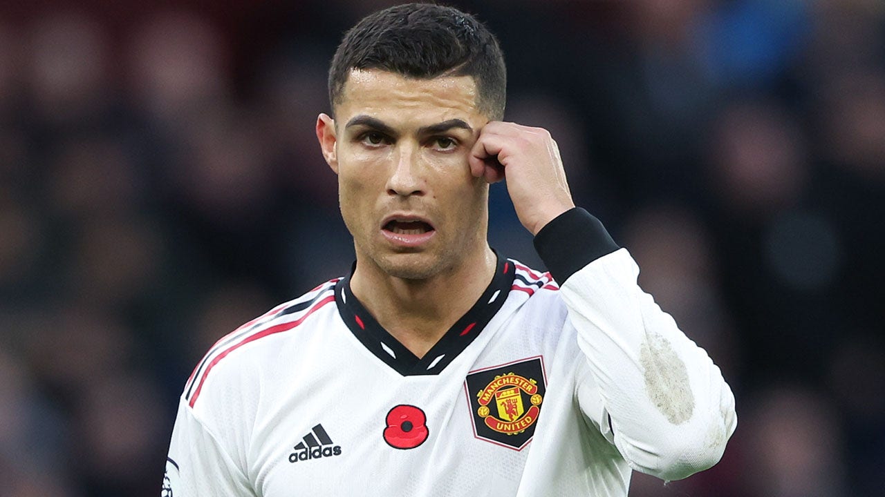 Cristiano Ronaldo says he feels 'betrayed' by Man United, claims execs are  trying to push him out of the club