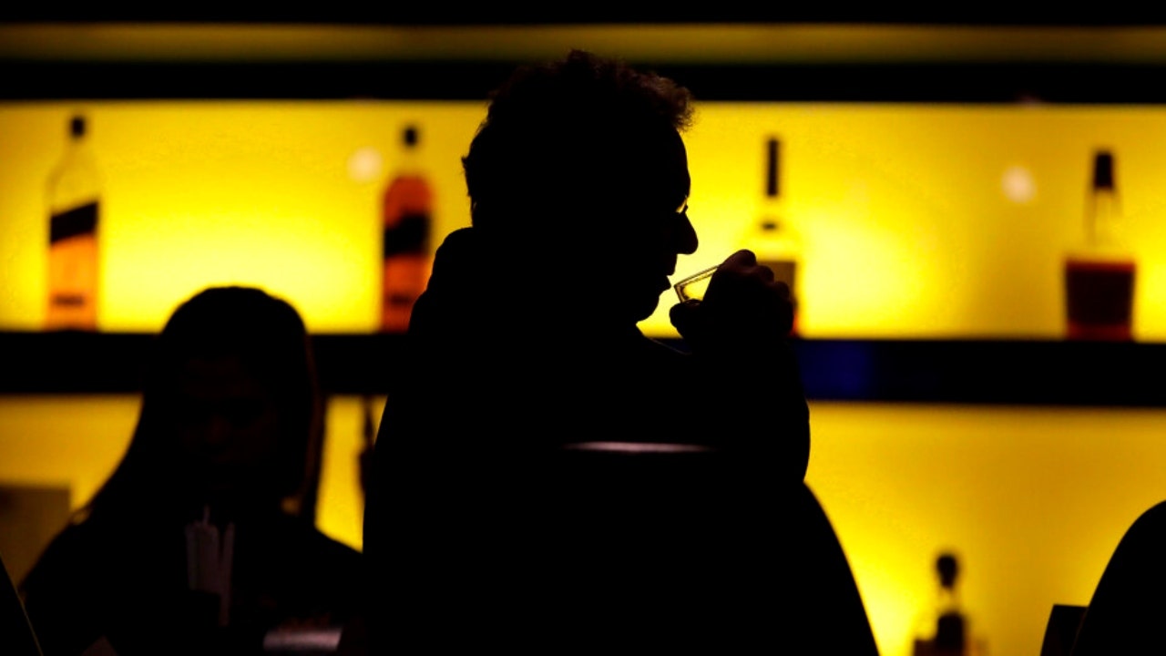 Alcohol death rate in US is rising, government reports say