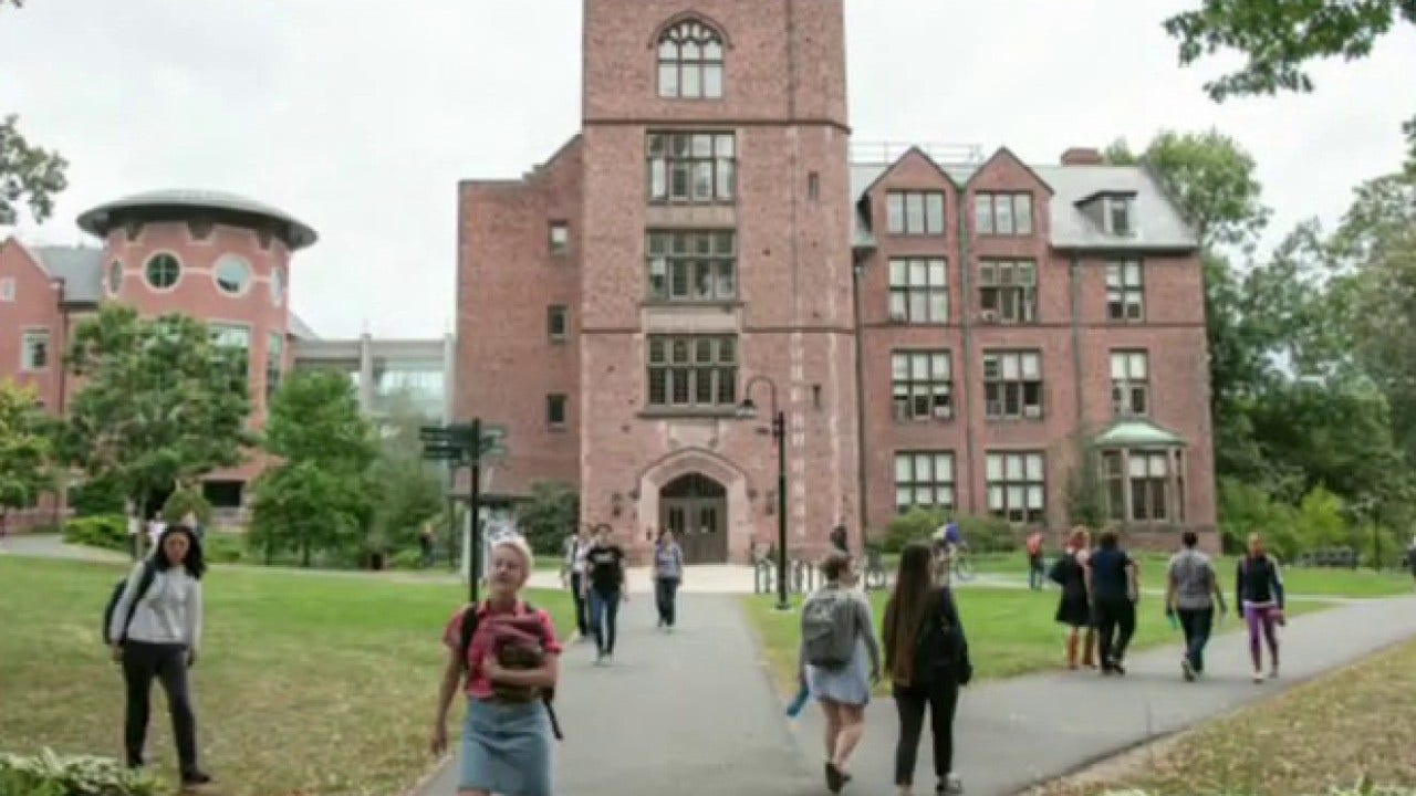 Americans Trust In Colleges Universities Has Plummeted Poll Shows