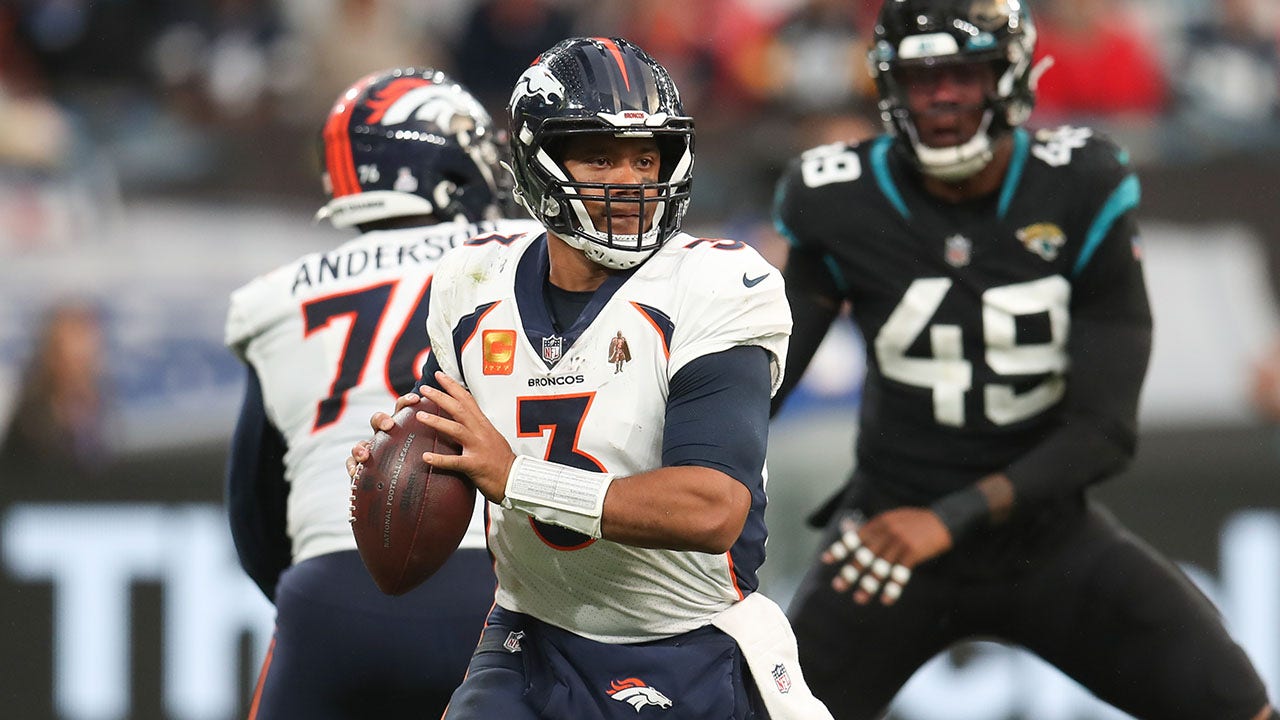 Broncos at Jaguars game gallery: Denver comes away with a win after a tight  match at Wembley