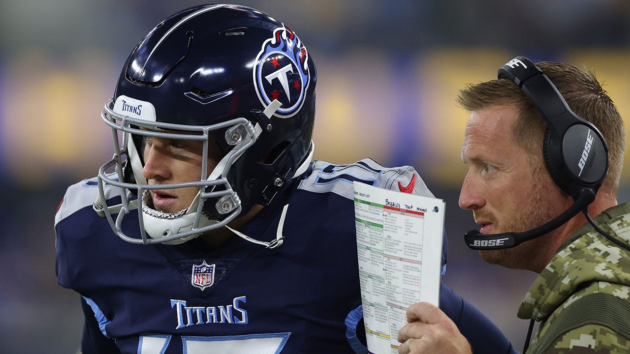 Titans' Mike Vrabel addresses coach Todd Downing's DUI arrest, declines  questions about alcohol on team plane | Fox News