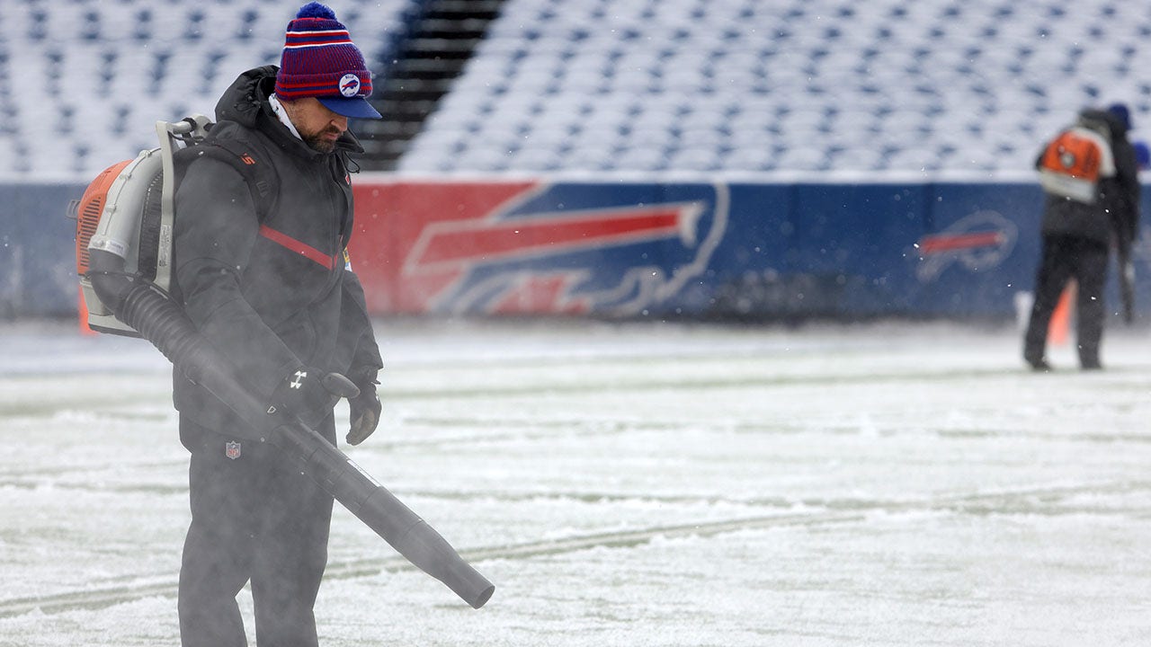 NFL on X: Due to weather forecasted in Buffalo, Sunday's game between the  Browns and Bills has been moved to Ford Field in Detroit. 