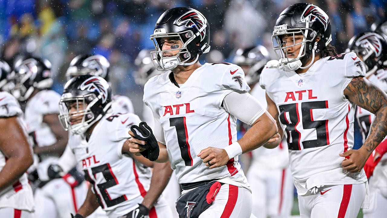 Panthers' Baker Mayfield goes viral for headbutting teammates without helmet  after victory over Falcons