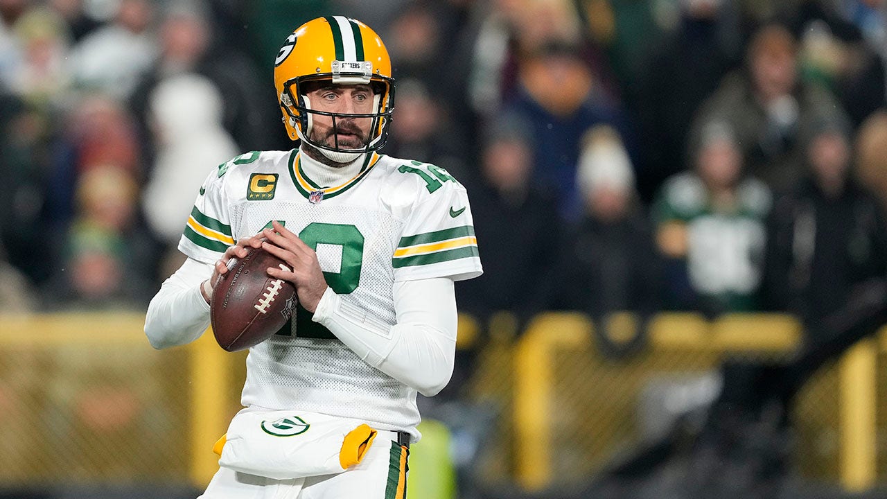 Packers fall to Titans, 27-17