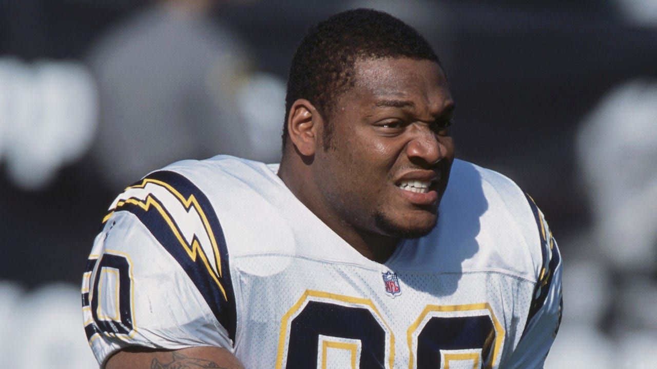 Adrian Dingle, former Chargers defensive end and Clemson standout, dead at  45