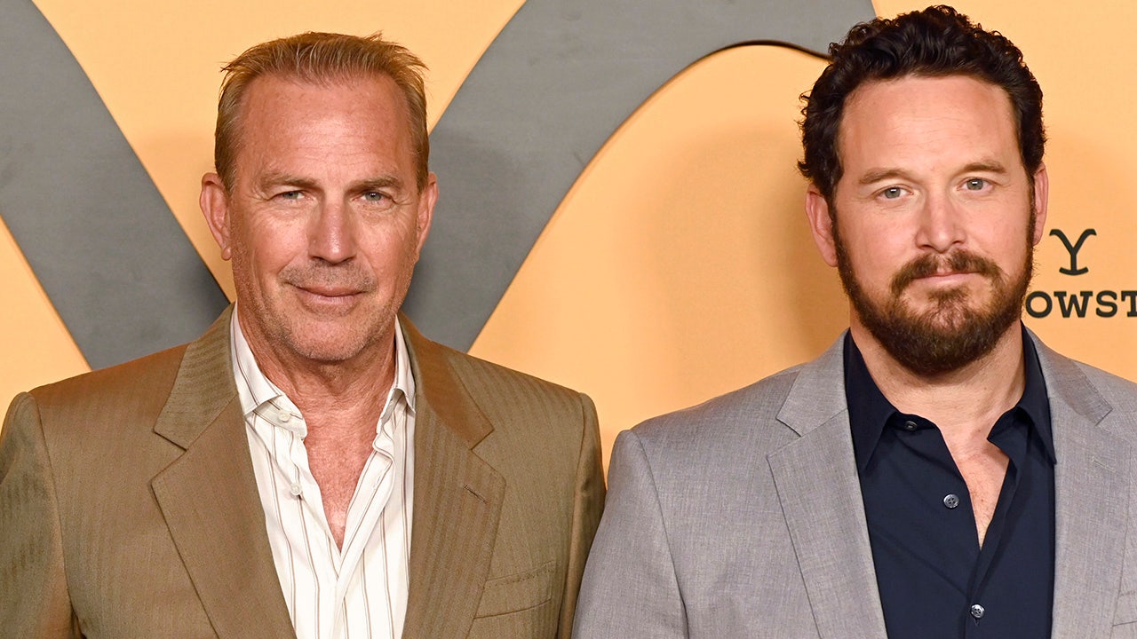 Kevin Costner 13 Days Movie Press Release Photos 