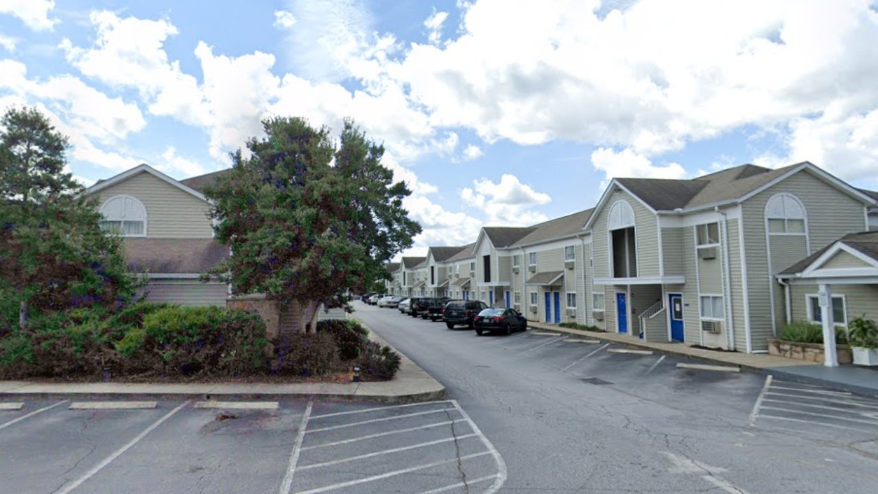 News :South Carolina boy, 14, dead in hotel for one week before police notified