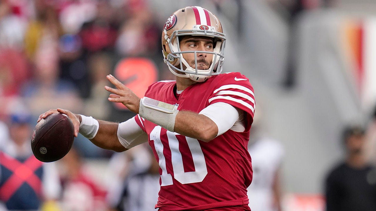 San Francisco 49ers beat Miami Dolphins, but lose Jimmy Garoppolo for  season with injury 