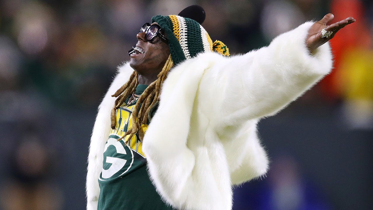 Lil Wayne déclare la saison des Packers terminée, dit que l’équipe aurait dû échanger Aaron Rodgers