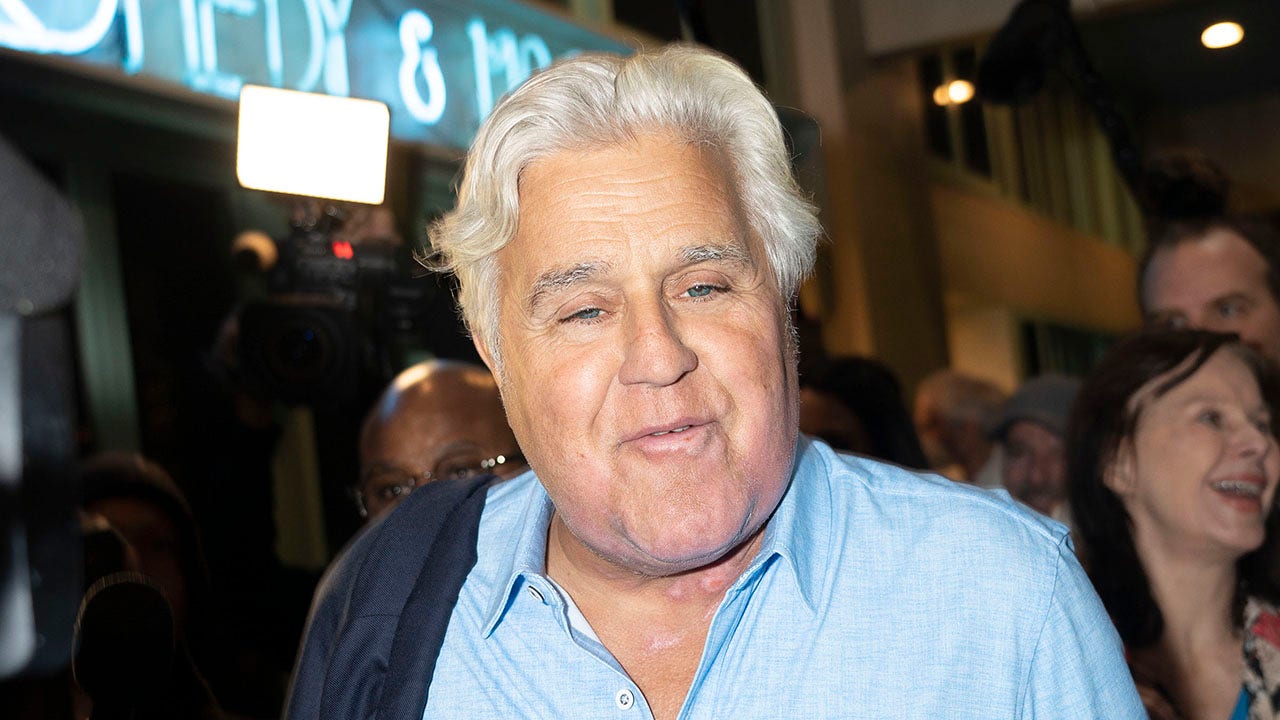 Jay Leno returns to comedy club after burn accident, new photos show