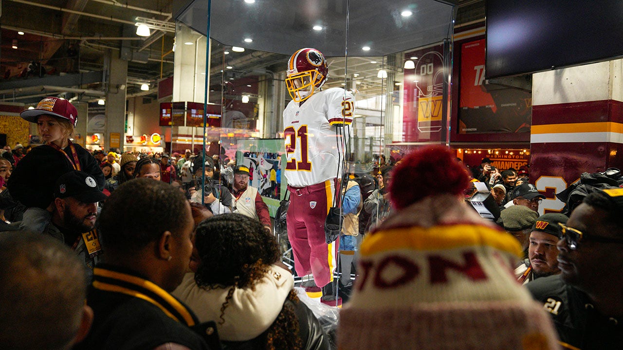 Washington Football Team to honor Sean Taylor with FedEx Field memorial -  WTOP News