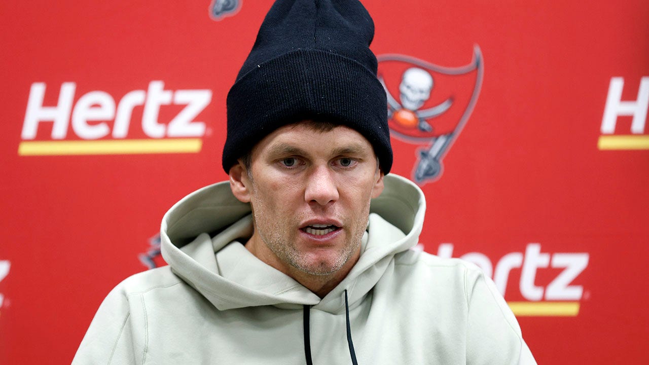 Tom Brady dismisses 'BS' excuses for Bucs loss: 'You shouldn't sleep at night when you lose' | Fox News