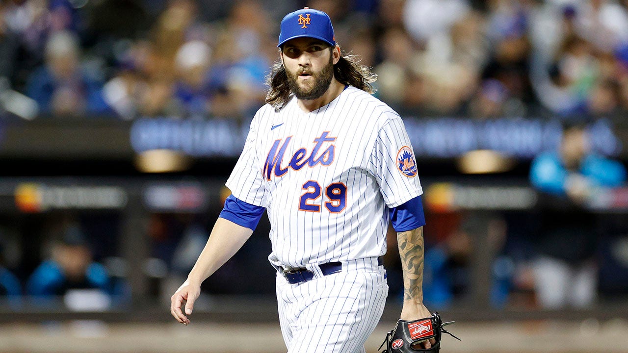 Starting pitcher Trevor Williams of the Washington Nationals pitches  News Photo - Getty Images