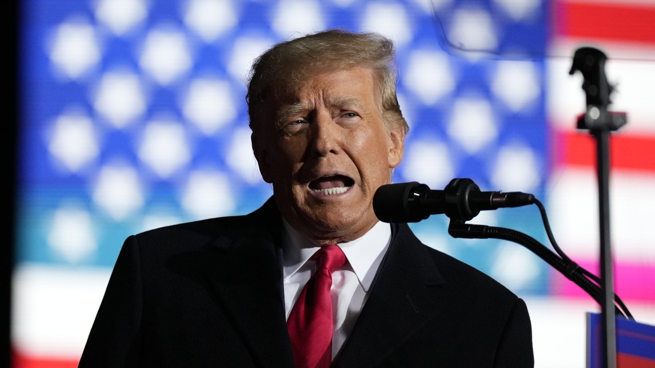 Trump campaign calls out 'crooked Joe Biden' after admin stresses 'immediate need' for border wall