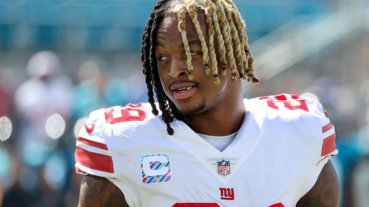 Giants' Xavier McKinney suffers hand injury in ATV crash while on vacation  during bye week