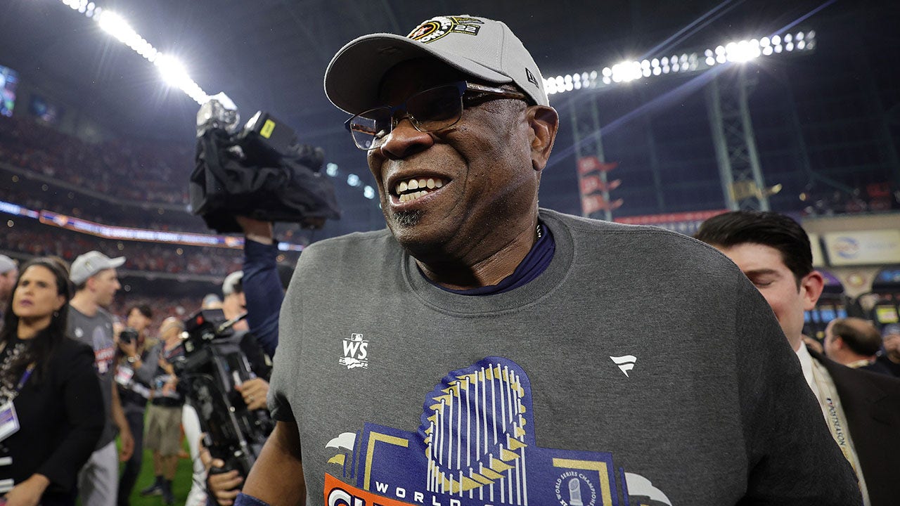 Houston Astros - Another win, another milestone! Dusty Baker is now 12th  all-time in managerial career wins with 1️⃣,9️⃣0️⃣6️⃣ victories. #ForTheH