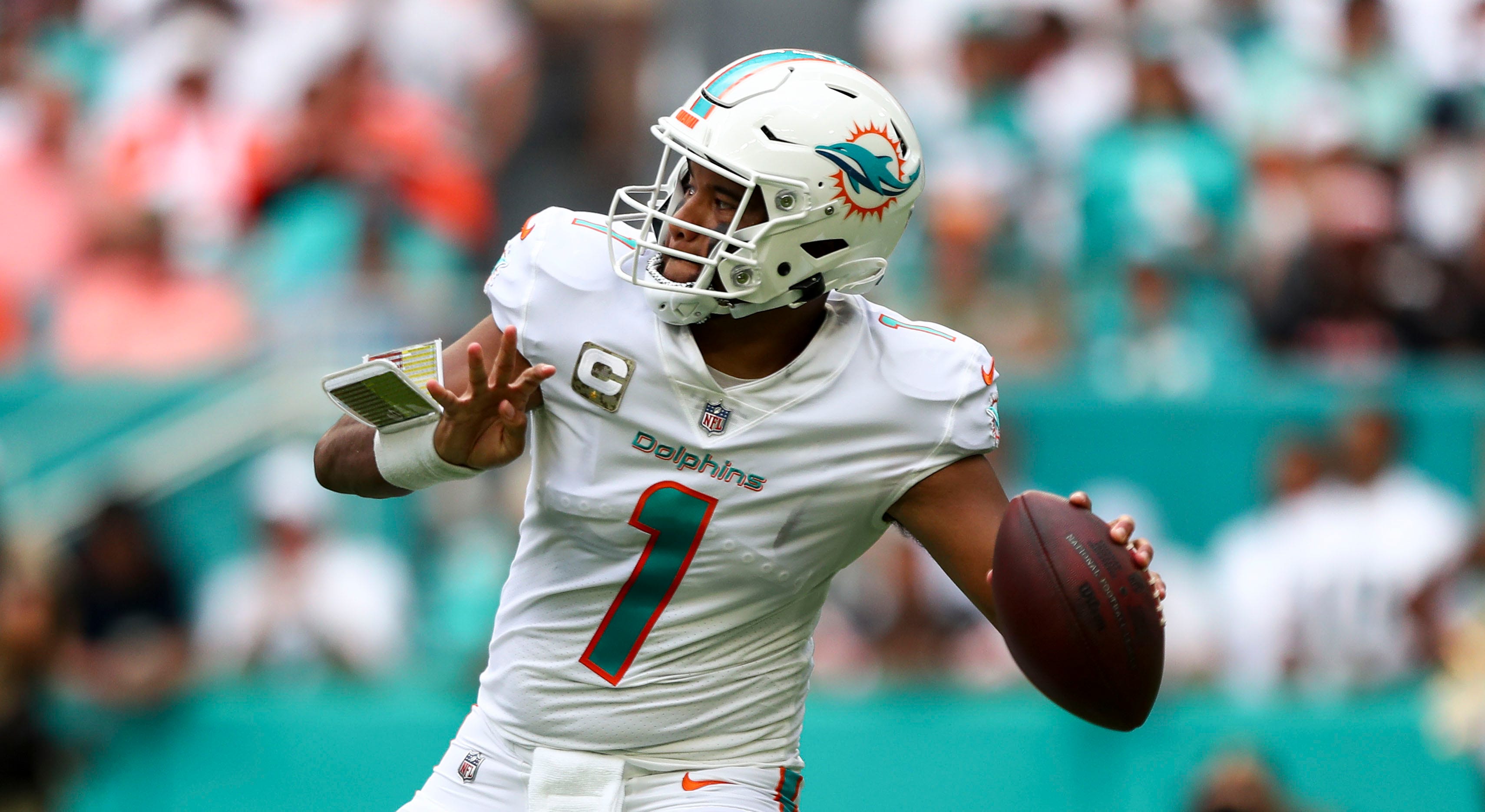 Tua Tagovailoa Plays for Miami Dolphins in Blowout of NY Jets