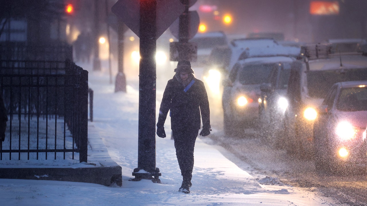 Chicago winter storm brings heavy snow, frigid temps