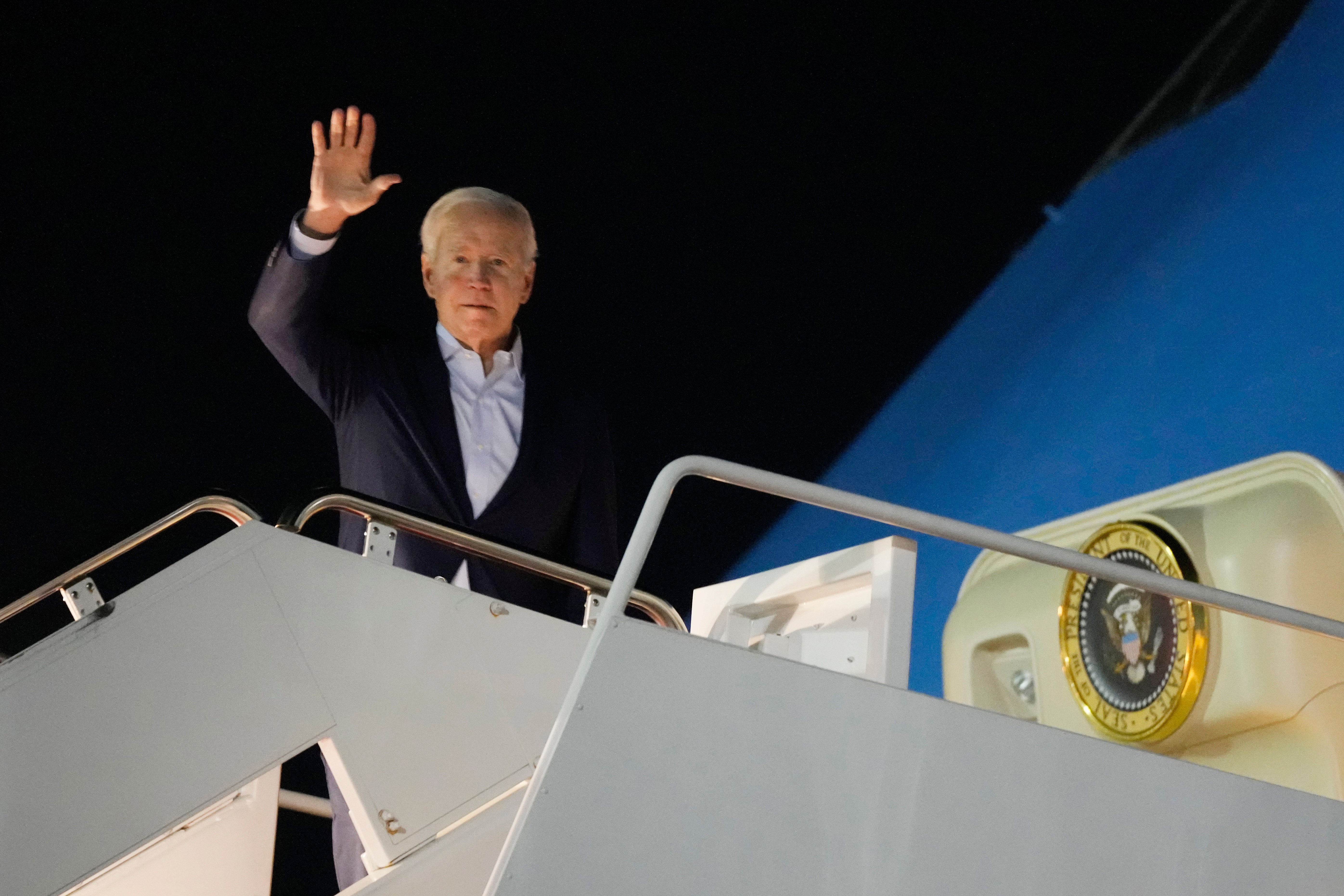 Biden vacations in Virgin Islands as Americans face problems at home