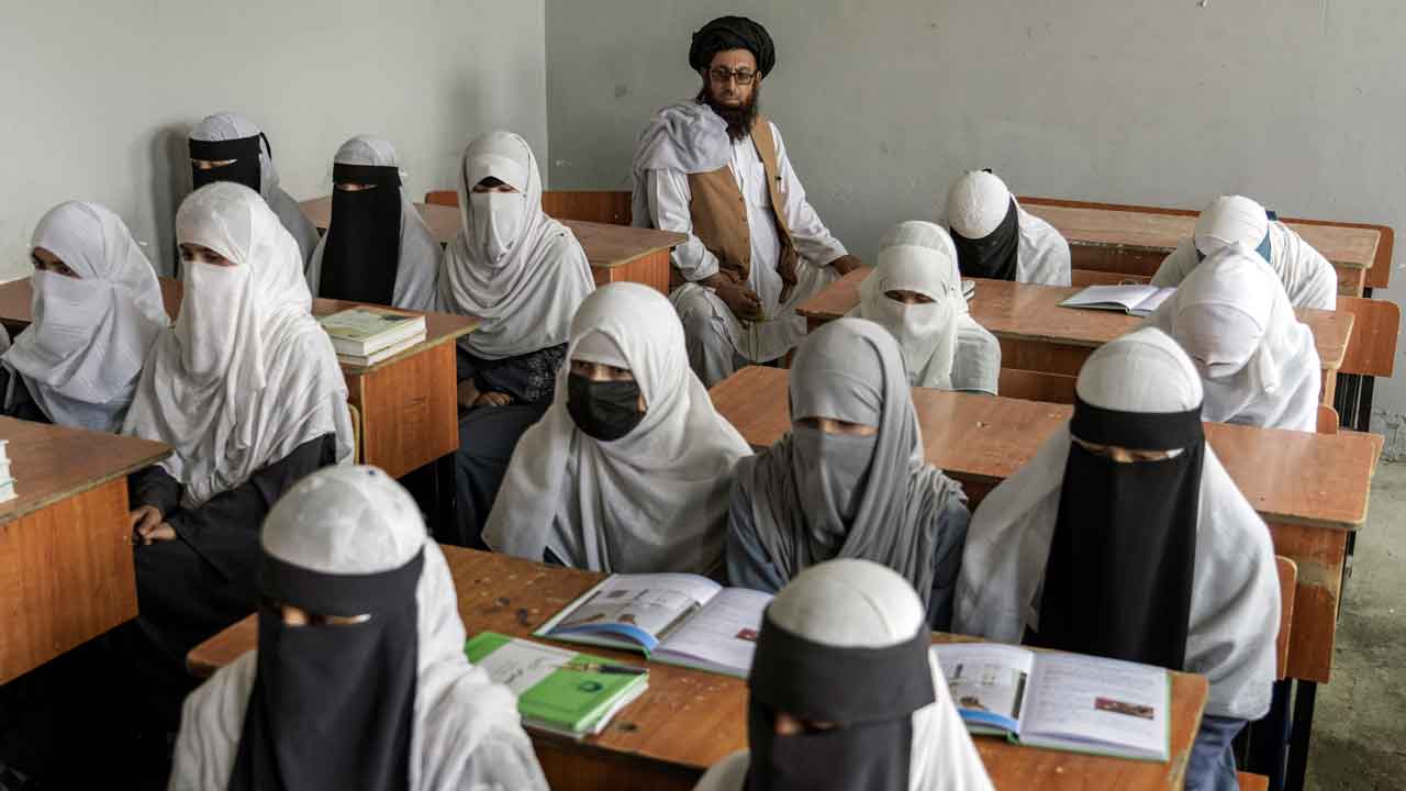 Afghan women will be allowed to take high school graduation exams, according to the Taliban