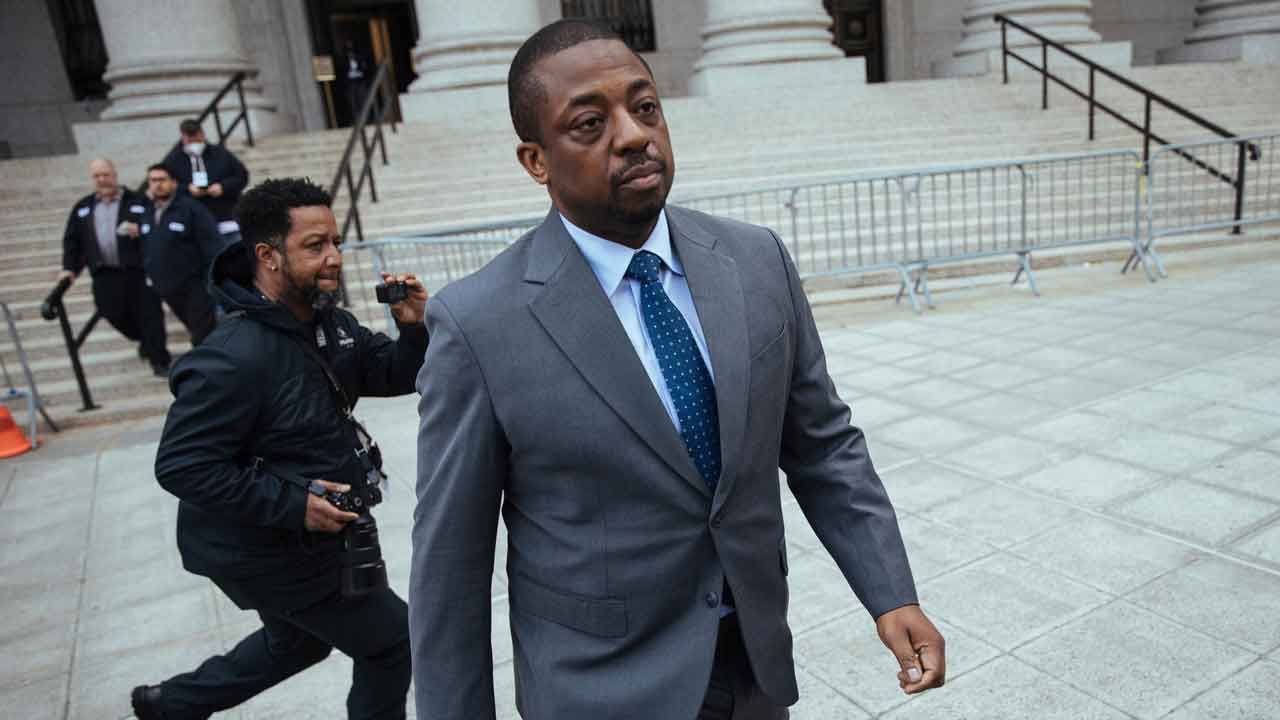 Federal judge tosses bribery, fraud charges against former New York Lt