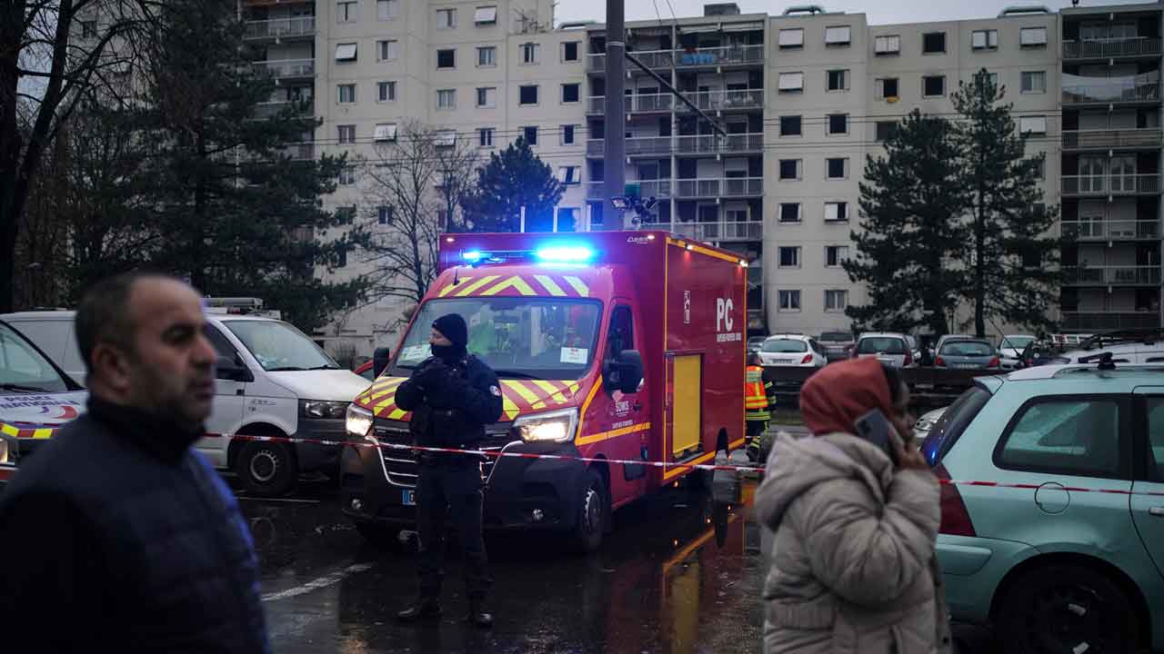 Apartment building fire in France kills 10, including 5 children