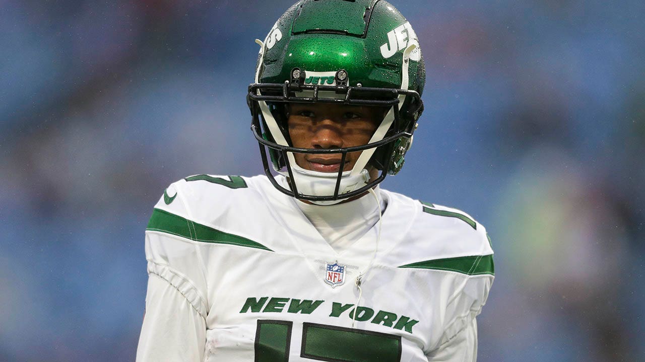 Jets' Garrett Wilson laments NFL officiating in rookie season: 'I ain't got  a call all season