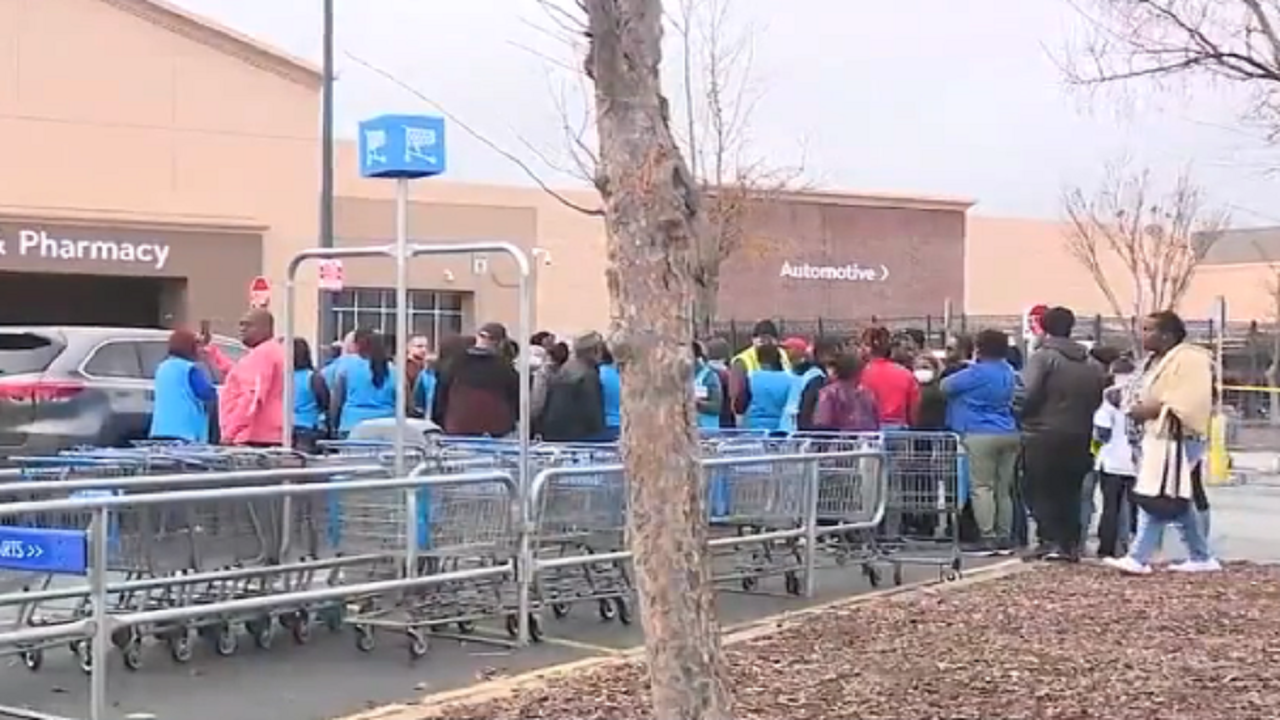 Georgia Walmart Shooting 1 Shot Outside Atlanta Area Store As Panicked   Georgia Walmart Shooting 3 