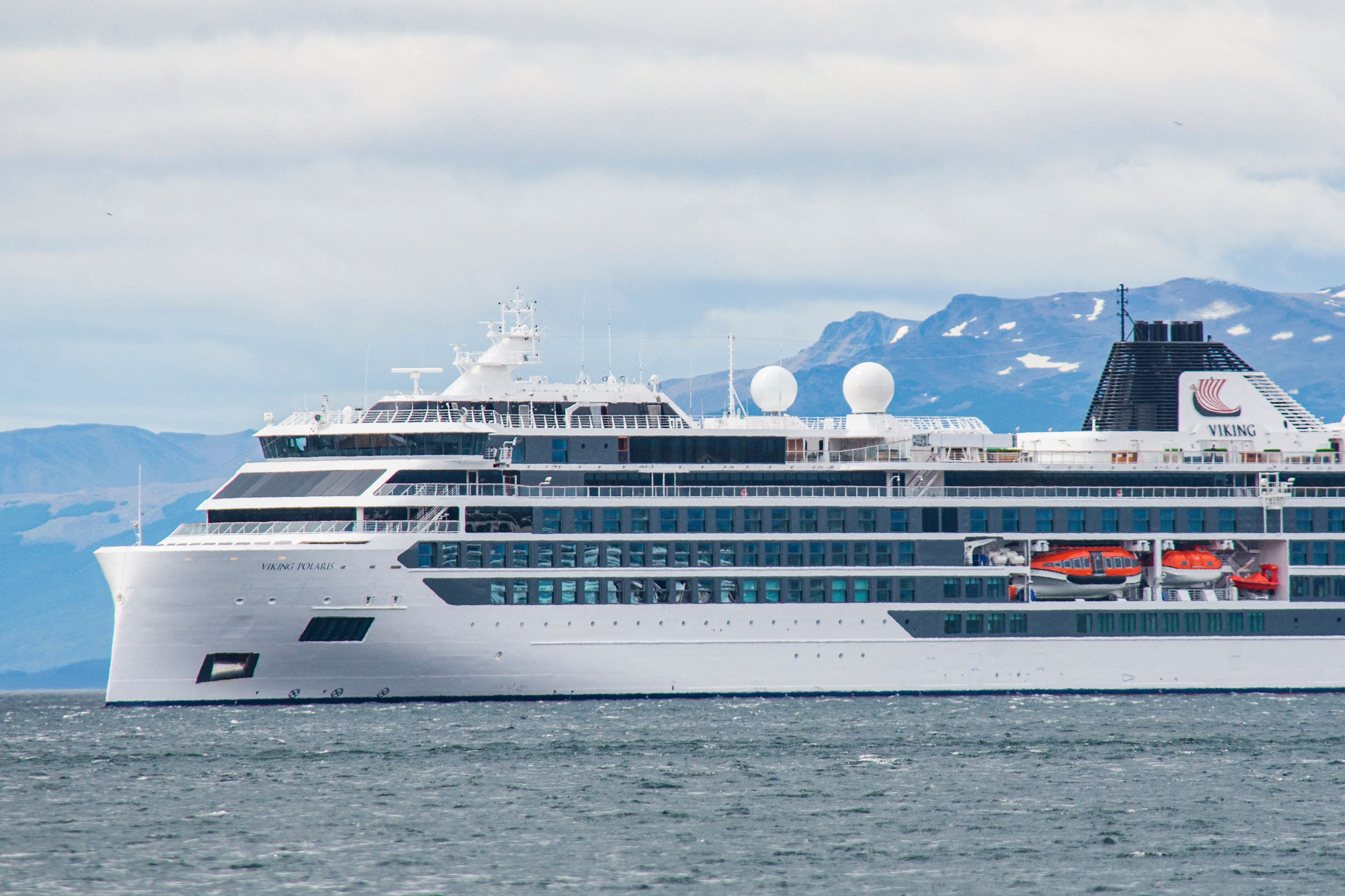 Mujer estadounidense muere tras ser golpeada por una ‘ola gigante’ en un crucero en la Antártida