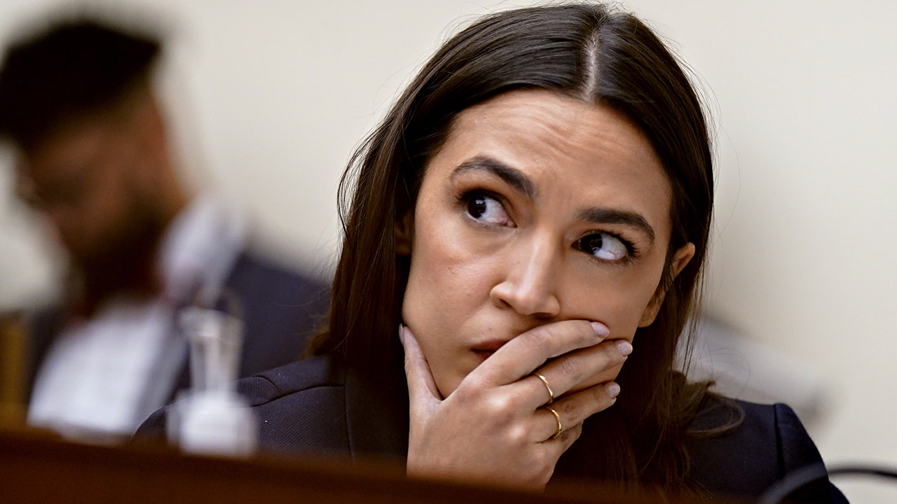 AOC swipes Republicans over not supporting minimum wage raise, gets reminded Democrats killed the bill