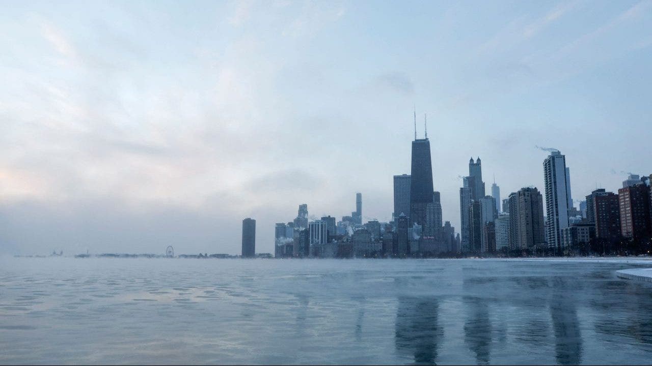 Woman dead, 6 others hurt after boat crashes, capsizes in Chicago's Lake Michigan