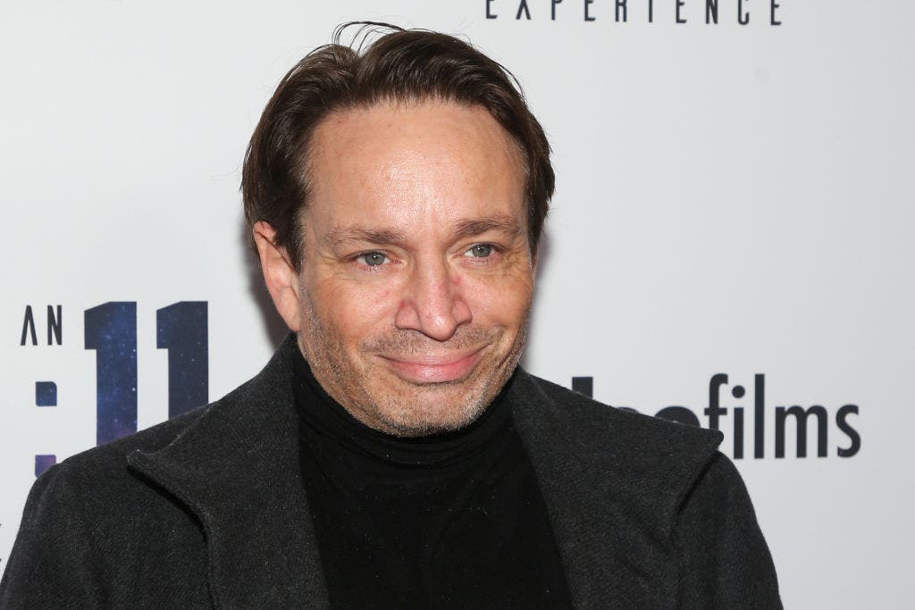 'SNL' alum Chris Kattan undergoes emergency surgery after being diagnosed with severe pneumonia