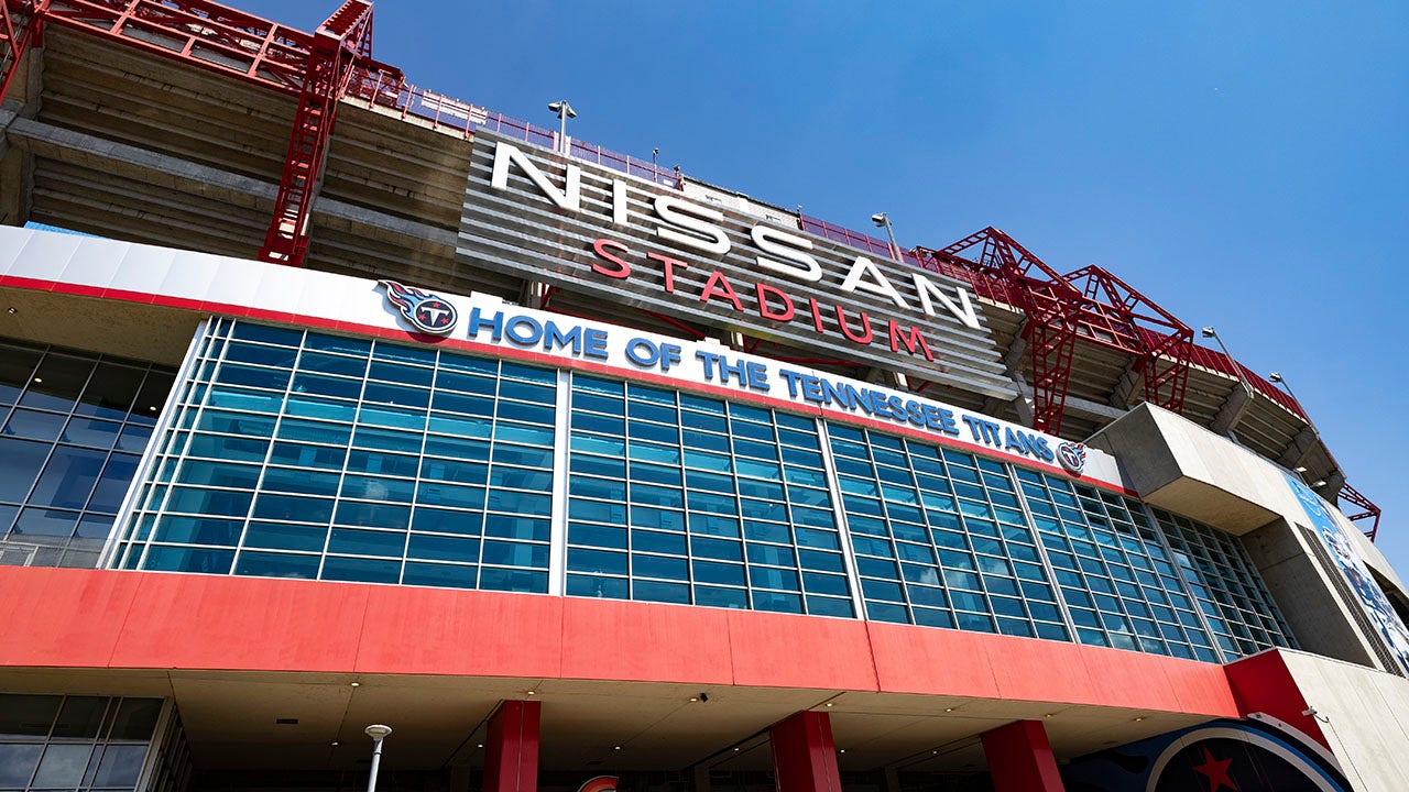 Titans-Texans kickoff pushed back one hour due to power outages in city