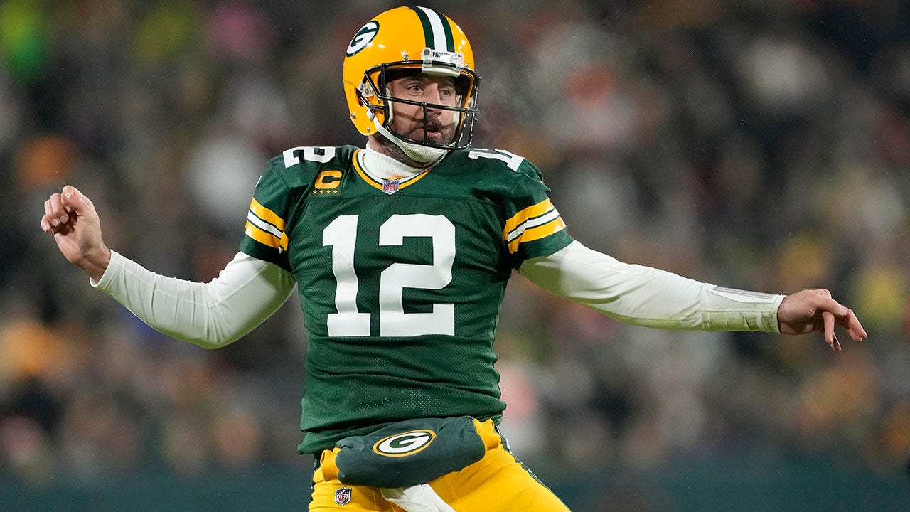 NFL World Reacts To Aaron Rodgers' New Appearance - The Spun: What's  Trending In The Sports World Today