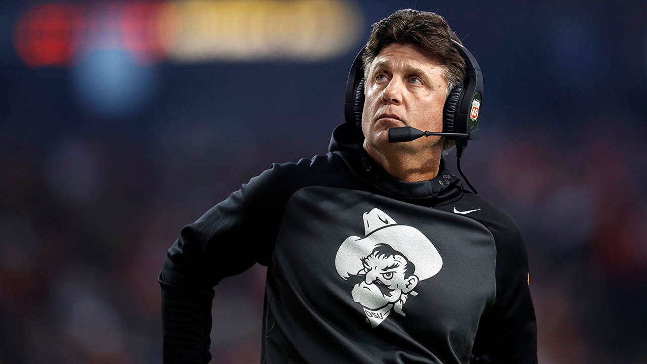 Oklahoma State's Mike Gundy gets testy with reporter after bowl loss:  'Don't be an a--' | Fox News