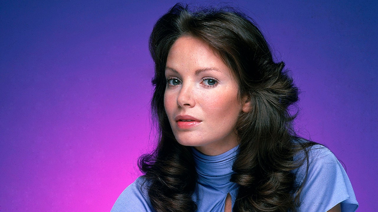 'Charlie's Angels' star Jaclyn Smith showcases sexy workout with husband Brad in new video