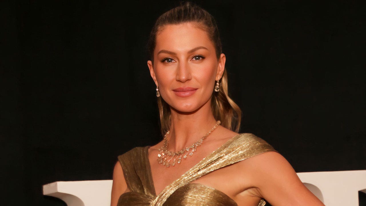 Gisele Bundchen shows off her toned legs in new ads for Jimmy Choo